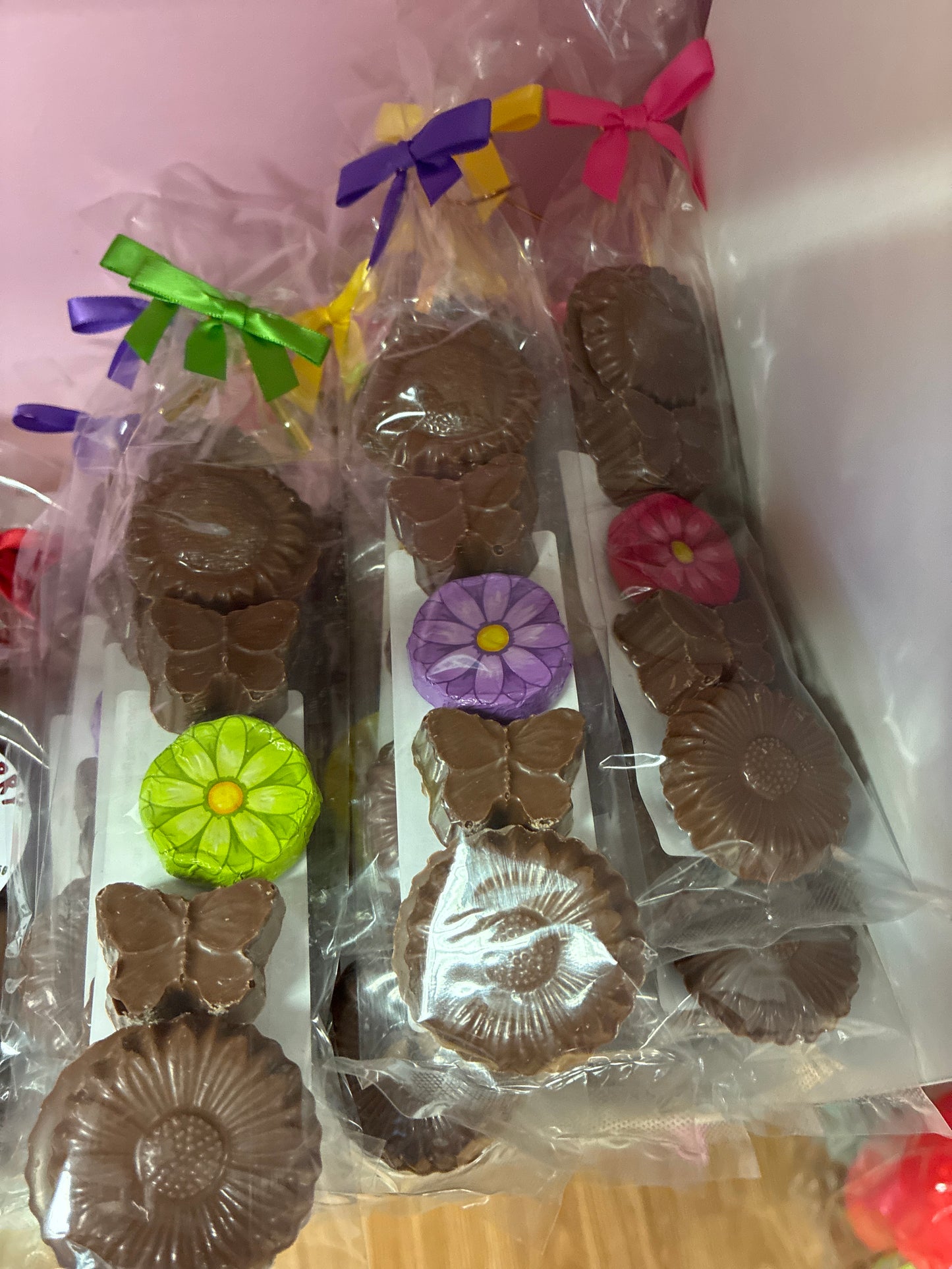Milk chocolate spring flowers 7 pc