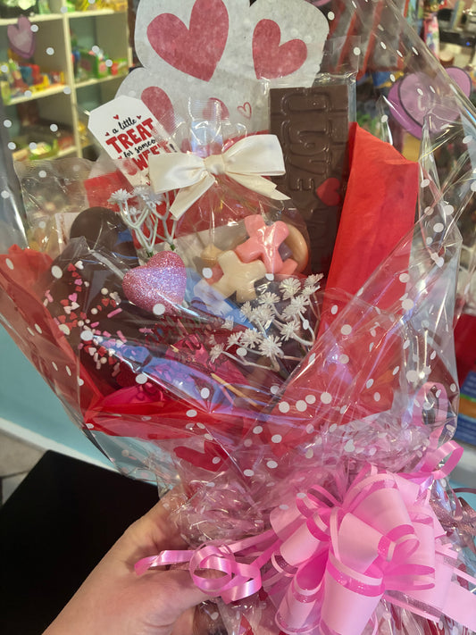 Valentine L’amour Luxe gift bouquet