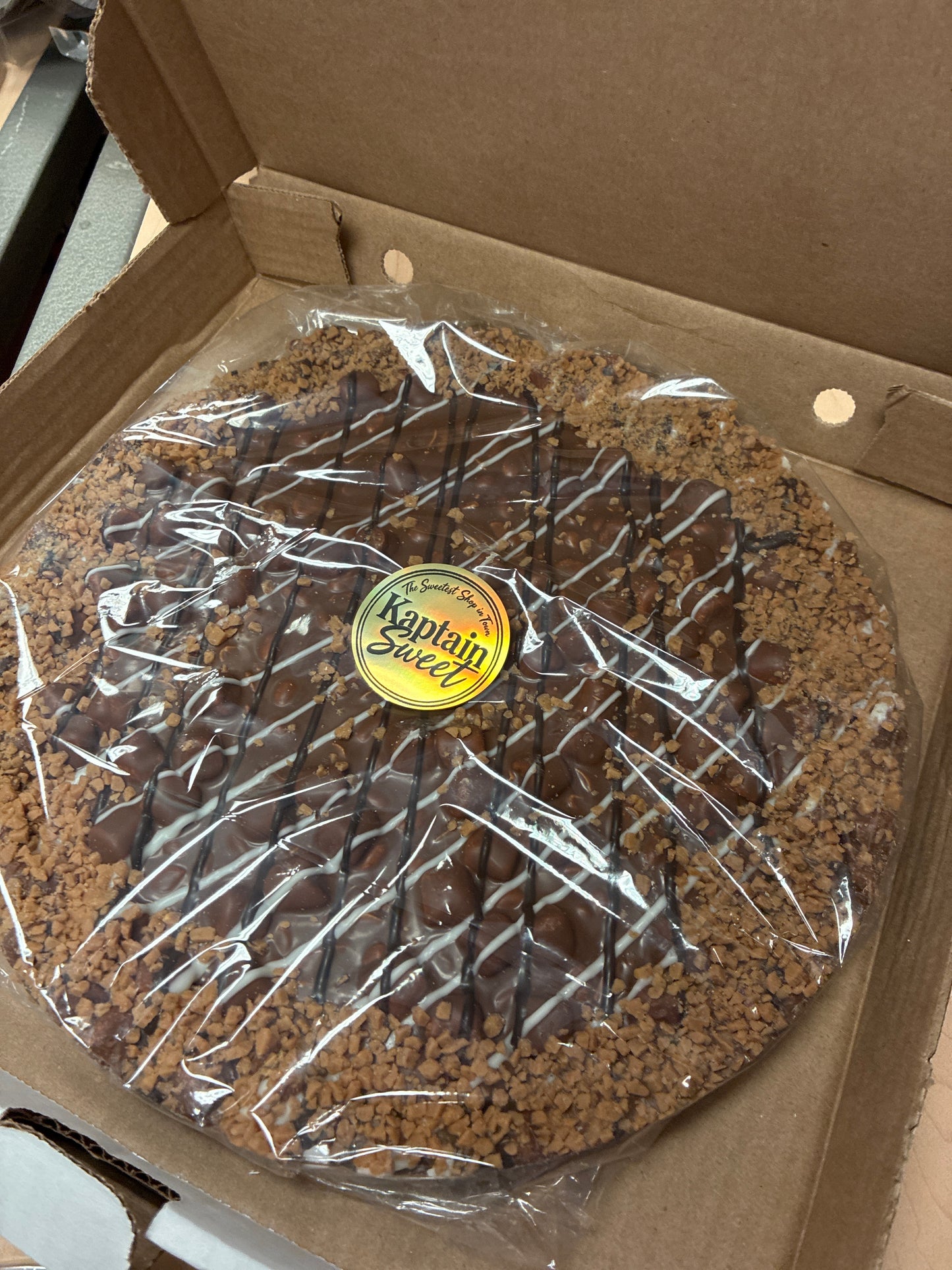 Large chocolate pizza