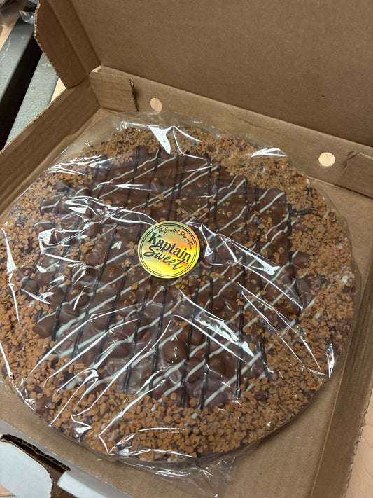 Large chocolate pizza