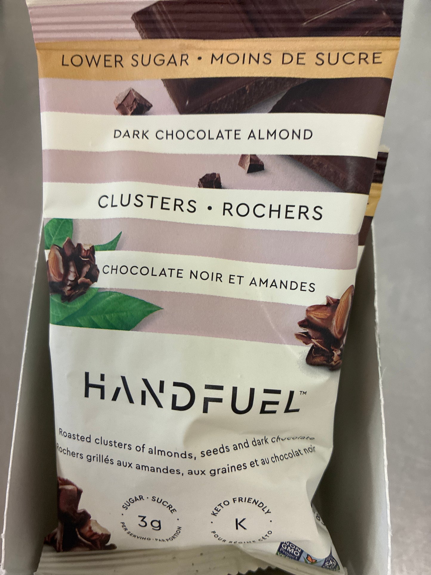 Handfuel clusters chocolate almond