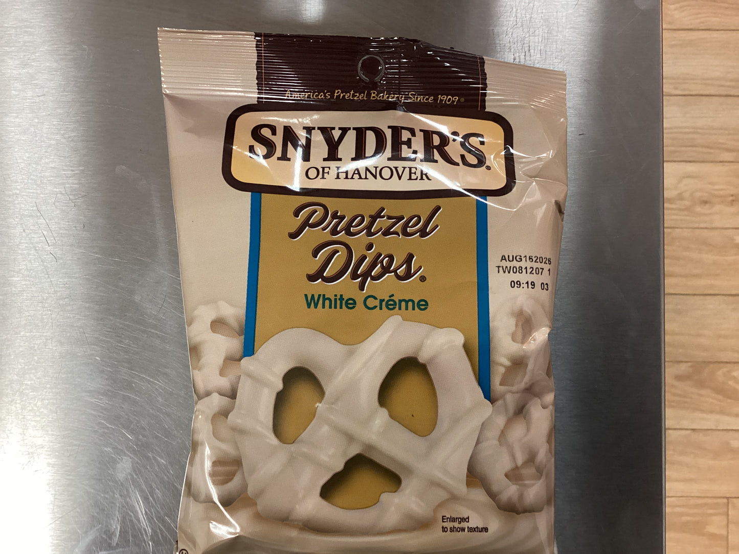 Snyder’s Pretzel Dips White Crème 141g