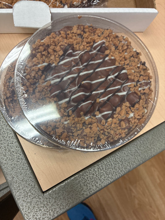 Small chocolate pizza